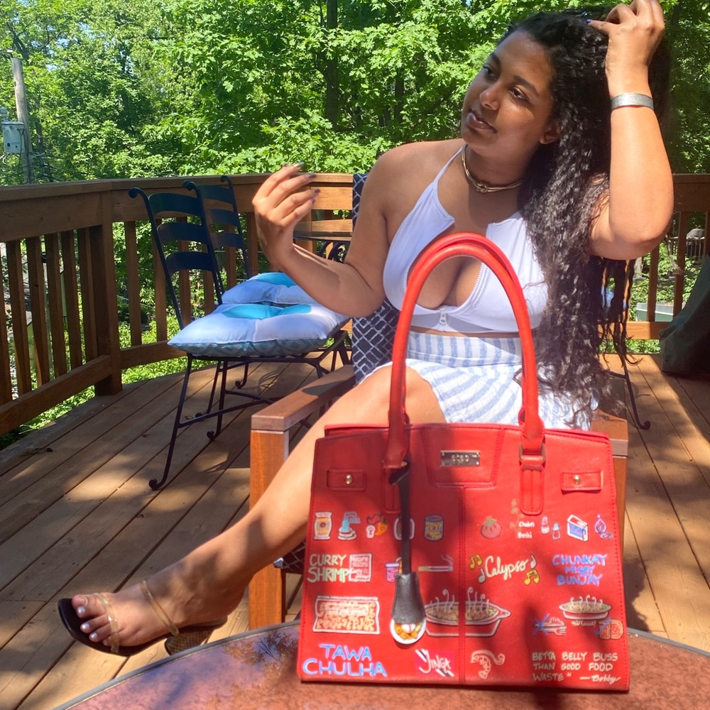 VanRahDesign hand painted BCBG purse with lock —Painting “Curry Jinga : Coral” - Picture 10 of 13